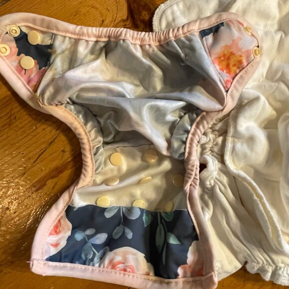 Bundle of qty. 3 Esembly inners  + 1 outer newborn cloth / reusable diapers - Picture 5 of 5